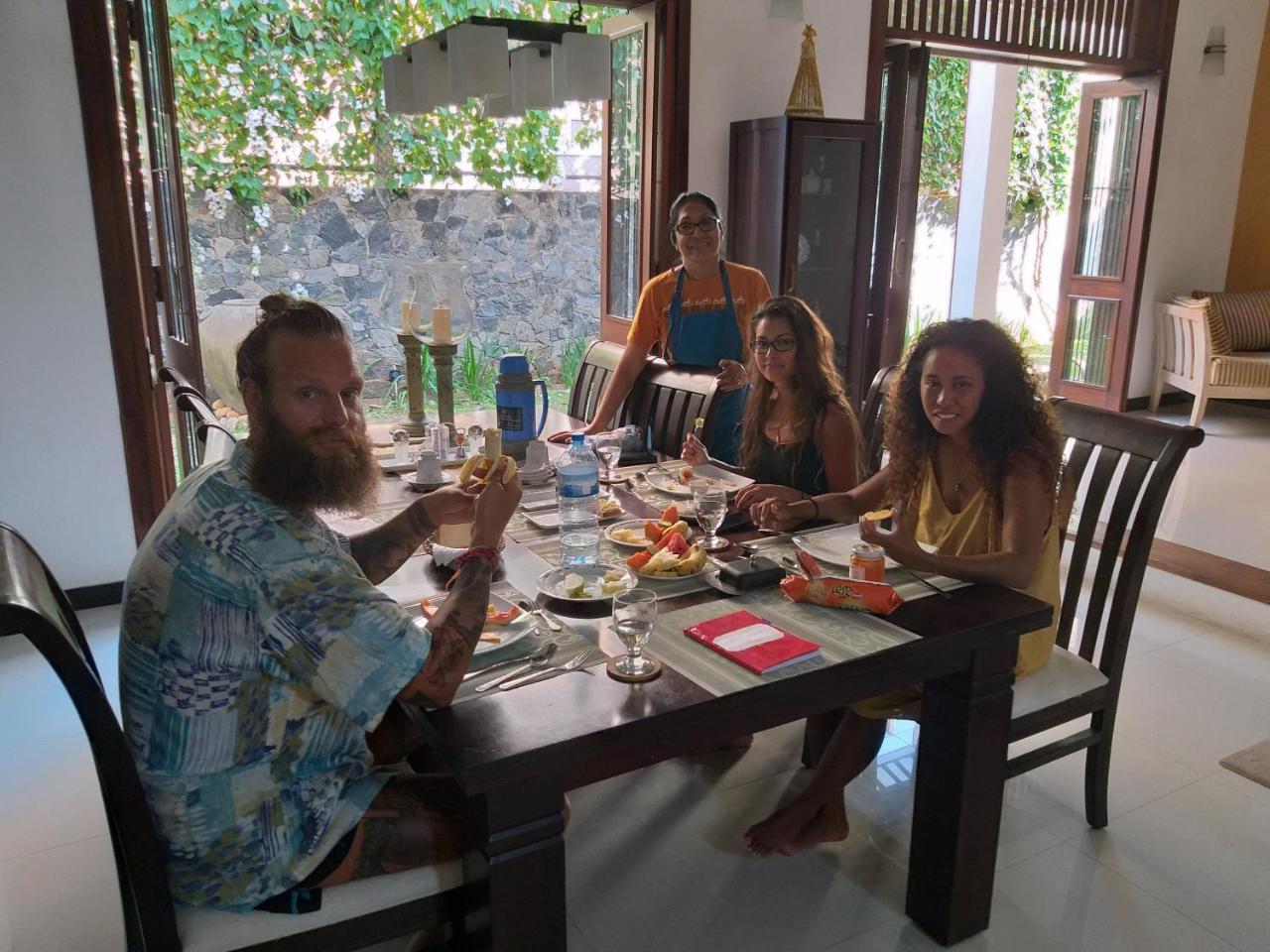 Cosy Nest Home Stay Negombo Bagian luar foto