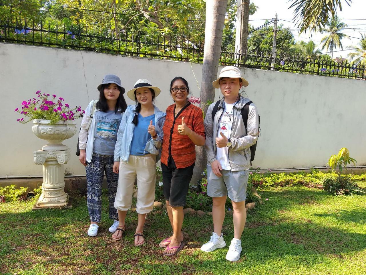 Cosy Nest Home Stay Negombo Bagian luar foto